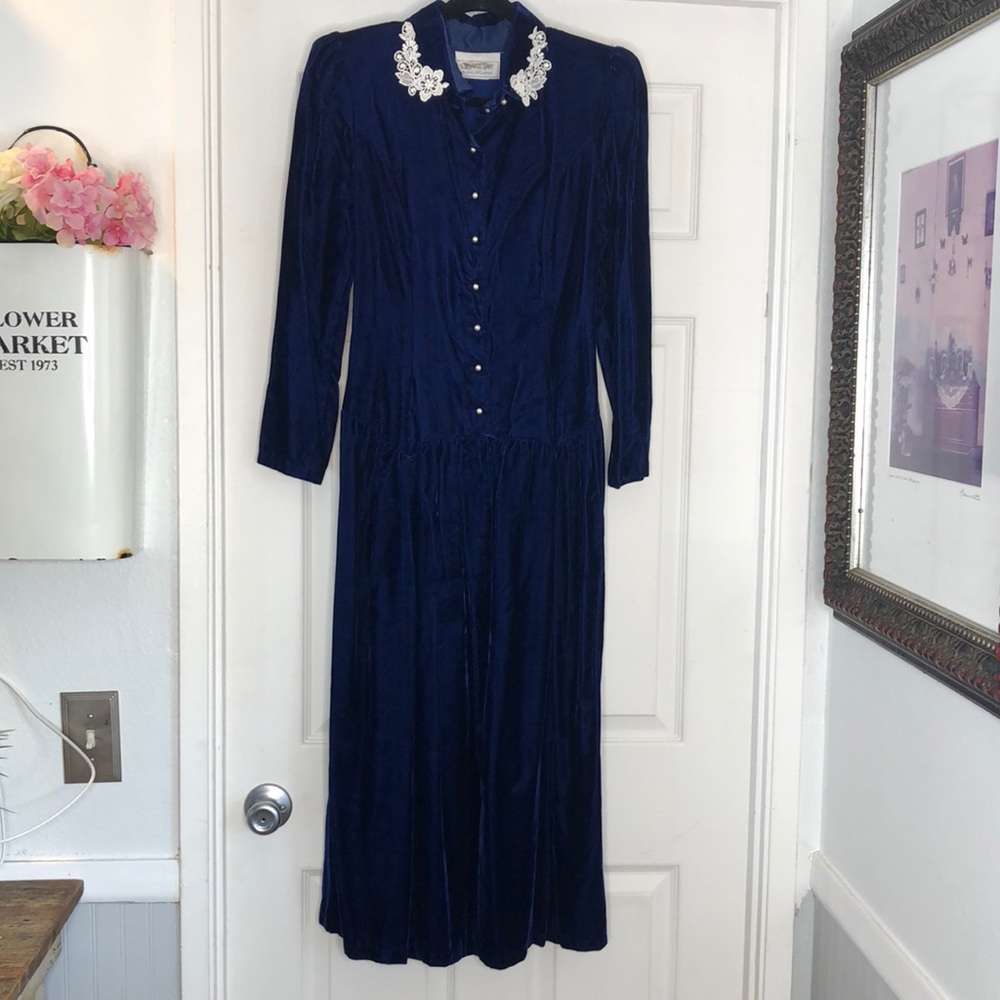 1970’s Gunne Sax velvet lace long sleeve dress